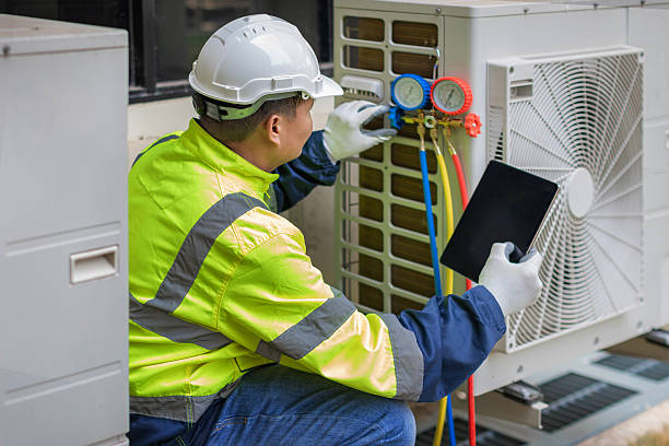 Professional Hvac Installation technician working in Mount Carmel, TN